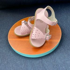 Footmates pink sandal - toddler size 7 GUC